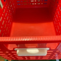 おもちゃ収納棚の画像