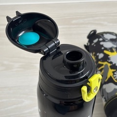 THERMOS 水筒の画像