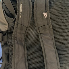 リーボックのリュック、A/Xの半ズボン、ドリガバの半袖シャツ、4Lのジャンパーの画像