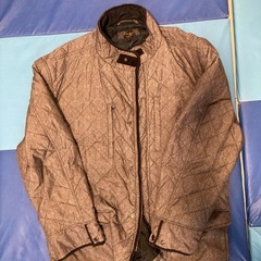 リーボックのリュック、A/Xの半ズボン、ドリガバの半袖シャツ、4Lのジャンパーの画像