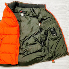 ◆ジャンニヴェルサーチ・スポーツ◆ダウンベストの画像