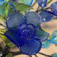 ガラス製　花飾りの画像