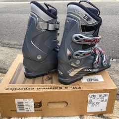 【新品】サロモン　Salomon スキーブーツ　26.5cmの画像