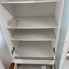 【無料】ニトリ 食器棚＋キッチンカウンター／
21（日）午後限定・両方引き取りの画像