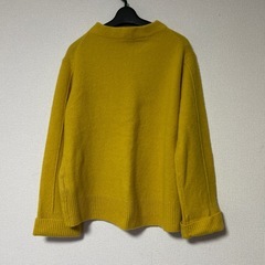 【無料】黄色ハイネックセーターの画像