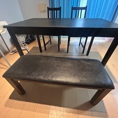 ダイニングテーブル椅子3脚セットの画像