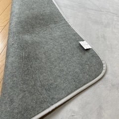 
グレーラグマット   185㎝×185㎝の画像