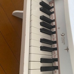 子どものピアノの画像