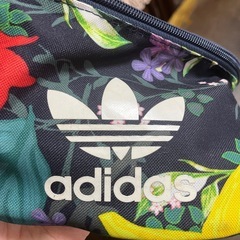 アディダス　ウエストポーチの画像