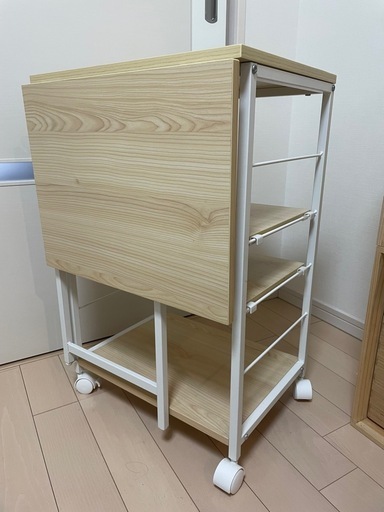 置台　棚　キャスター付　中古美品 キッチンラック キャスター付き中古 (F) 千葉中央の収納家具《食器棚