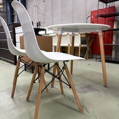 家具探すなら「リサイクルR」❕丸ダイニング3点セット❕購入後取り置きにも対応 ❕R6536の画像