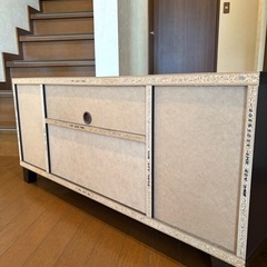 テレビボードの画像