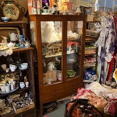 ガラス棚【F01027】の画像