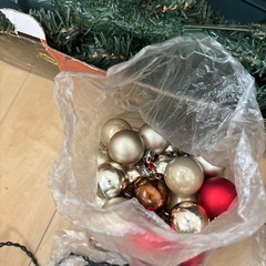 クリスマスツリー120cm オーナメント ライト付きの画像