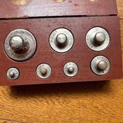 上皿天秤用の分銅セットの画像