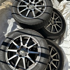 スタッドレスタイヤの画像