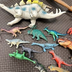 恐竜フィギュアセットの画像