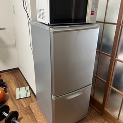 冷蔵庫とレンジの画像