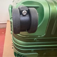 RIMOWA オリジナル キャビン　エメラルド　2024年限定色の画像