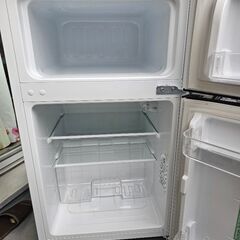 年式Hisense ハイセンス　２ドア冷凍冷蔵庫 小型冷蔵庫 HR-B95Aの画像