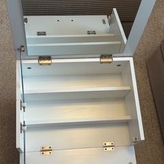 キャスター付き3段ドレッサーの画像