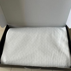 快眠 無重力枕 安眠枕 活性炭入り TPE素材 ハニカム構造 人間工学設計の画像