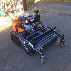 テスター特価　新型ラジコン式ハンマーナイフモア草刈り機　ディーゼル/モータープラグインハイブリッドタイプ　クローラー＋タイヤ式　軽トラ積載可　刈幅　700mm　ほぼ未使用の画像