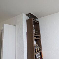 細身の棚の画像