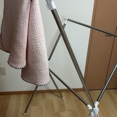 物干しラックの画像