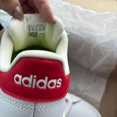 新品🉐adidasスニーカー　　26センチの画像