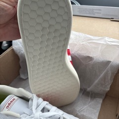 新品🉐adidasスニーカー　　26センチの画像