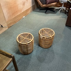 【2脚あります】ラタンスツール【F01030】の画像