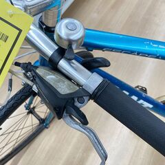 A-909【リユースのサカイ野々市店】ジモティ来店特価‼  GIANT 自転車 クロスバイク 27インチ ブルー クリーニング済みの画像