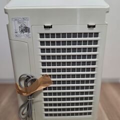 加湿空気清浄機 SHARP KC-B50-W（プラズマクラスター7000搭載）の画像