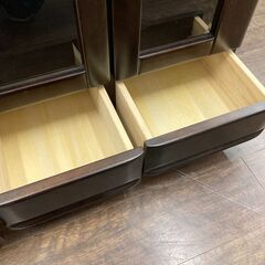 【リユ-スのサカイ広島石内店】ジモティ割！３枚扉収納/クリ-ニング済み/HG-8400/広島市 家具　佐伯区 家具　南区 家具　西区 家具　東区 家具　中区 家具　安佐南区 家具　安佐北区 家具　安芸区 家具　府中町 家具　海田町 家具　熊野町 家具　坂町 家具　廿日市市 家具の画像