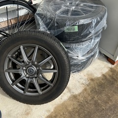 【交渉中】スタッドレスタイヤ　205/60/16の画像