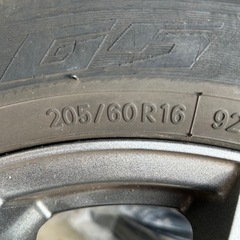 【交渉中】スタッドレスタイヤ　205/60/16の画像