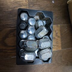 ホイールナットの画像