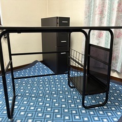 机・椅子の画像