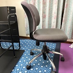 机・椅子の画像