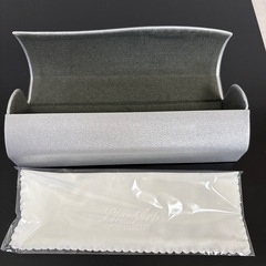 ラインアートのメガネケース  新品の画像