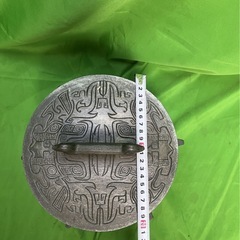 饕餮文銅器　三つ足香炉　台湾製　中華國寳　中国美術　蓋付　鋳銅製　青銅器？台湾土産？レプリカ？アイスボックス　＠ｙ左の画像