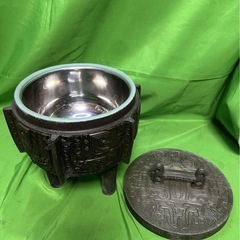 饕餮文銅器　三つ足香炉　台湾製　中華國寳　中国美術　蓋付　鋳銅製　青銅器？台湾土産？レプリカ？アイスボックス　＠ｙ左の画像