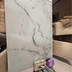 大理石調　ガラスダイニングテーブルの画像