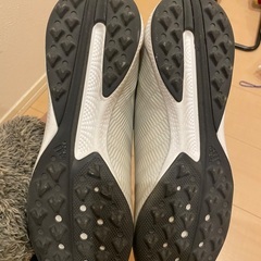 adidas アディダス　人工芝　フットサルシューズ28cmの画像