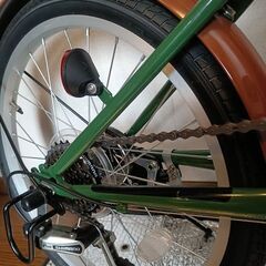 ☆新品未使用☆　折りたたみ自転車　20インチ　シマノ変速６段　前カゴ　ワイヤー錠　LEDライト　説明書付き♪の画像