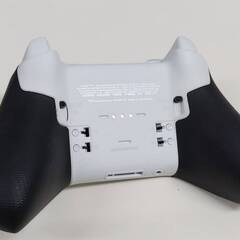 Xbox Elite Series 2 ワイヤレスコントローラーの画像