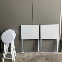 折りたたみ机と椅子セットの画像