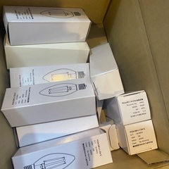 シャンデリア2台とろうそく電球14本⭐︎3000円の画像