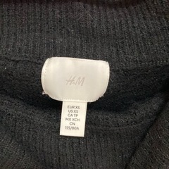 H &M  オフショルニット　　Lの画像